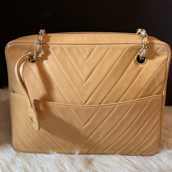 CHANEL Beige V Stitch Lambskin Chain Shoulder Bag Certificate of authentication - Picture 13 of 16